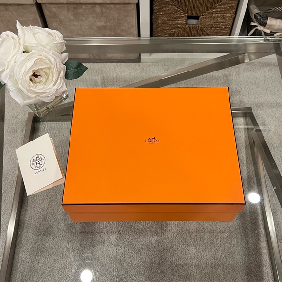 Hermes Gift Box - Picture 2 of 9